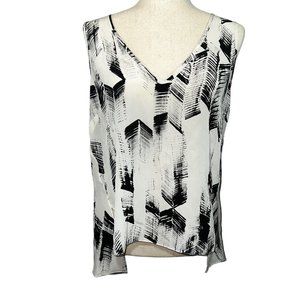 Like new VINCETTA Abstract Print Black & White Silk V-Neck Tank Top Size…